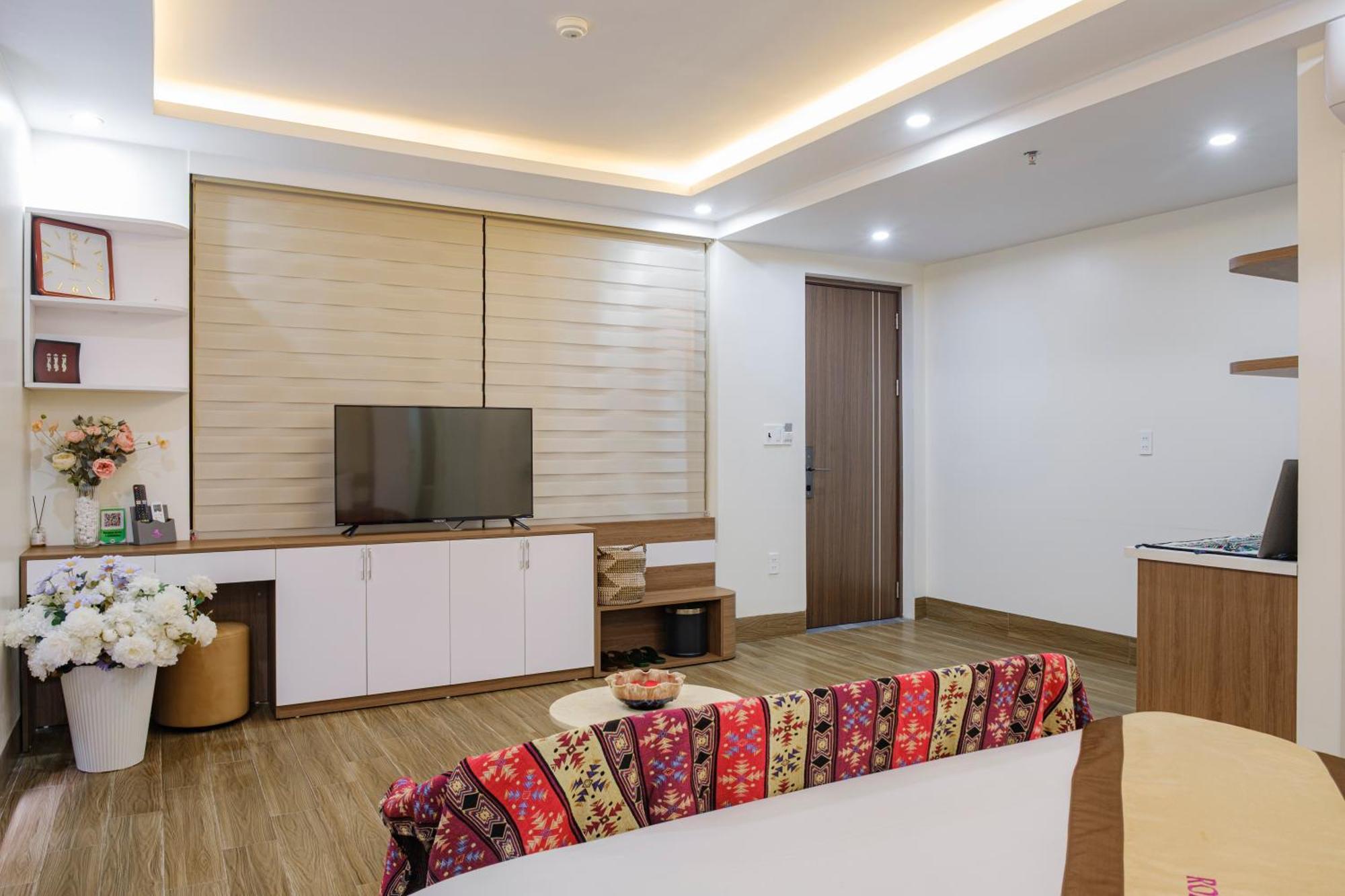 Roza Palace Cat Ba Hotel