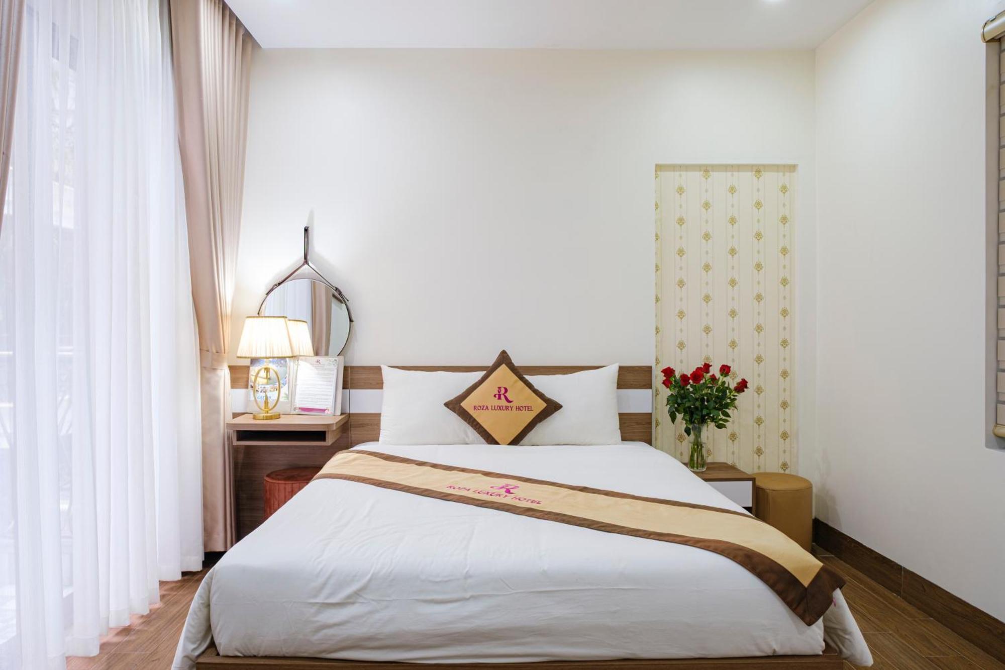 Hotel Roza Palace Cat Ba