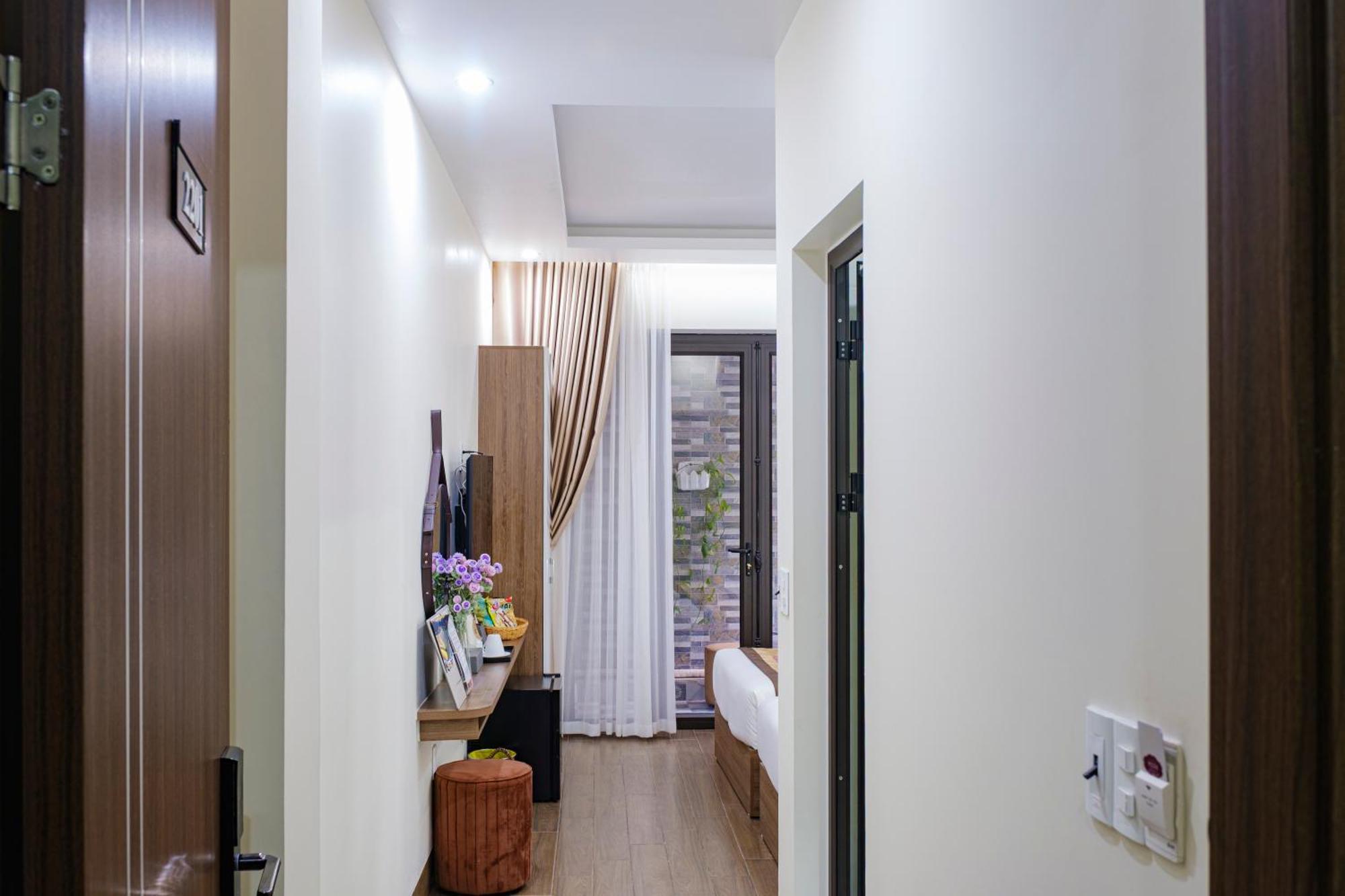 Roza Palace Cat Ba Hotel