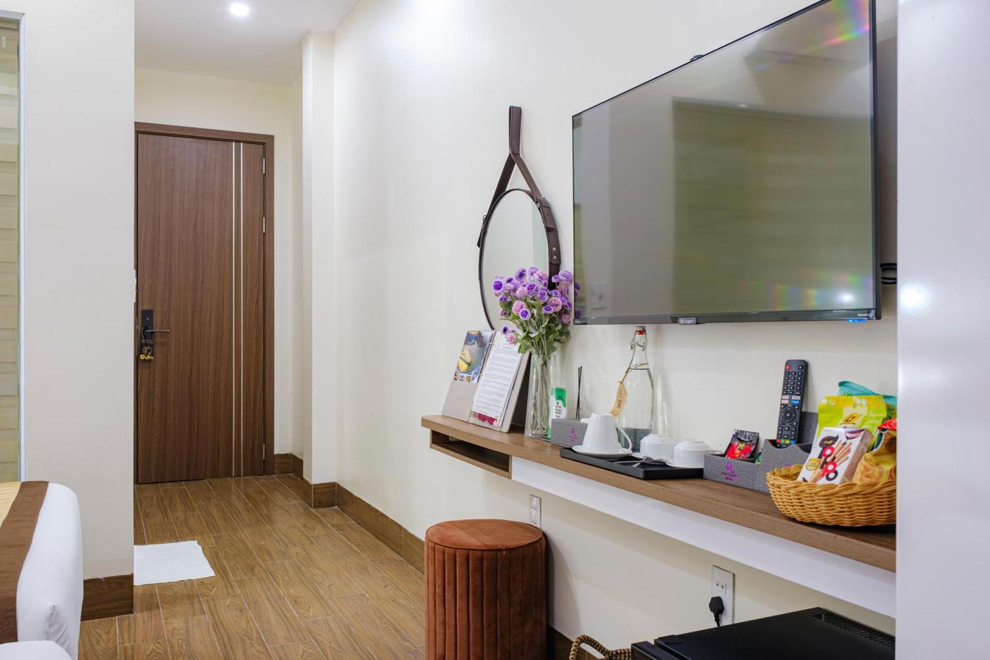 Hotel Roza Palace Cat Ba 3*