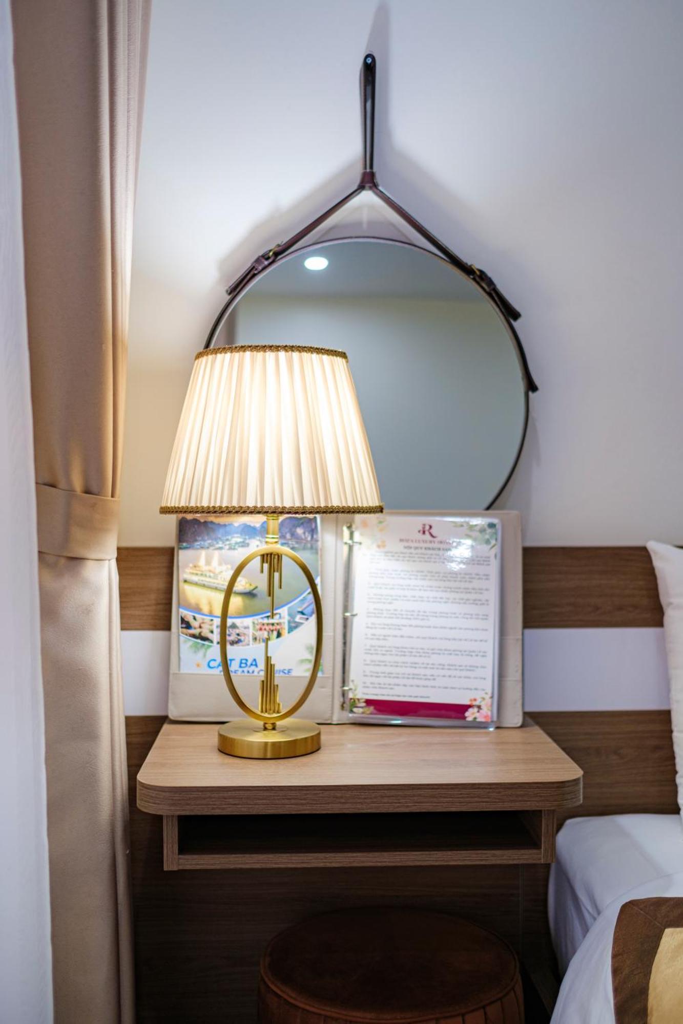 Roza Palace Cat Ba Hotel