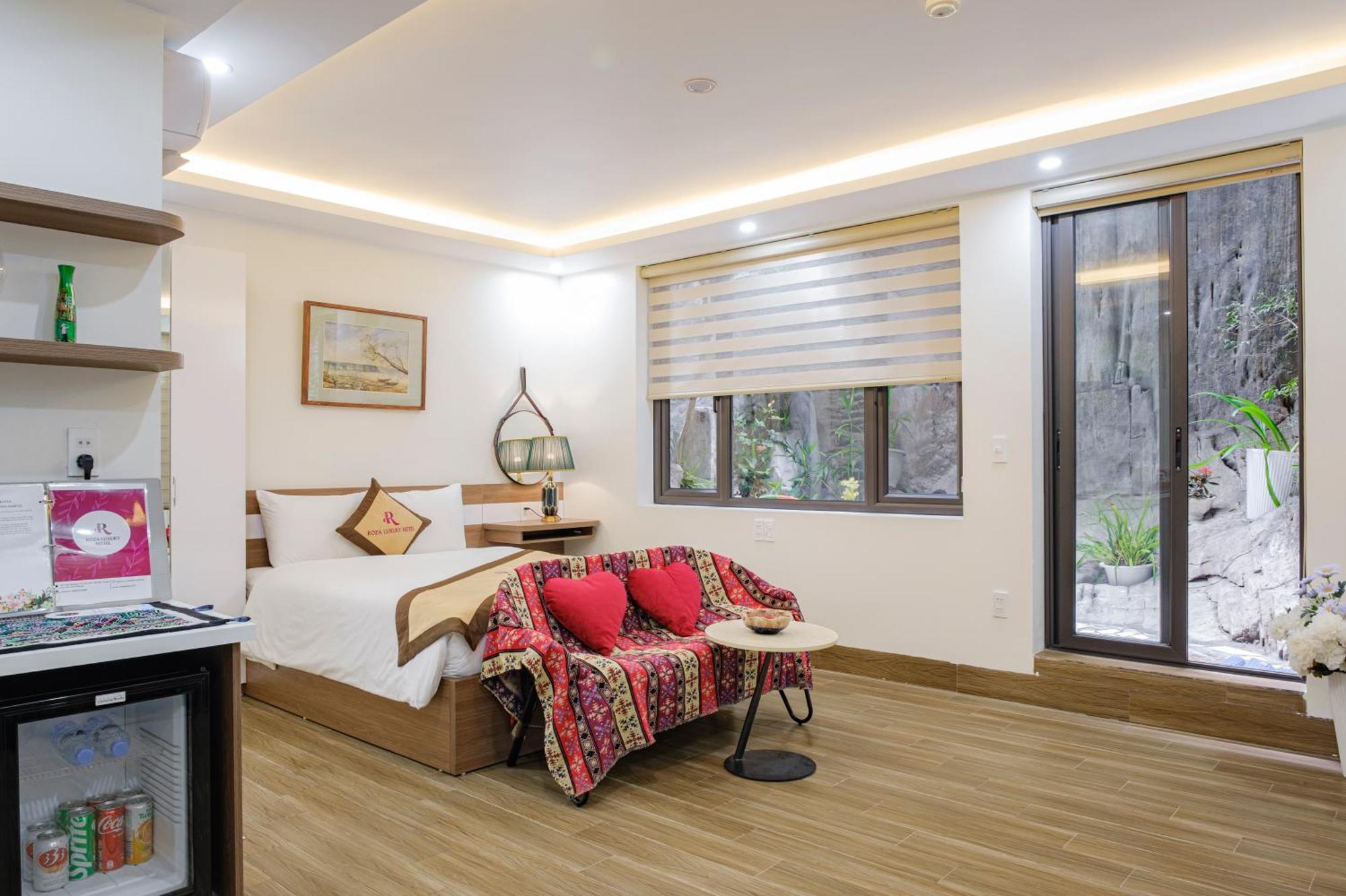 Hotel Roza Palace Cat Ba