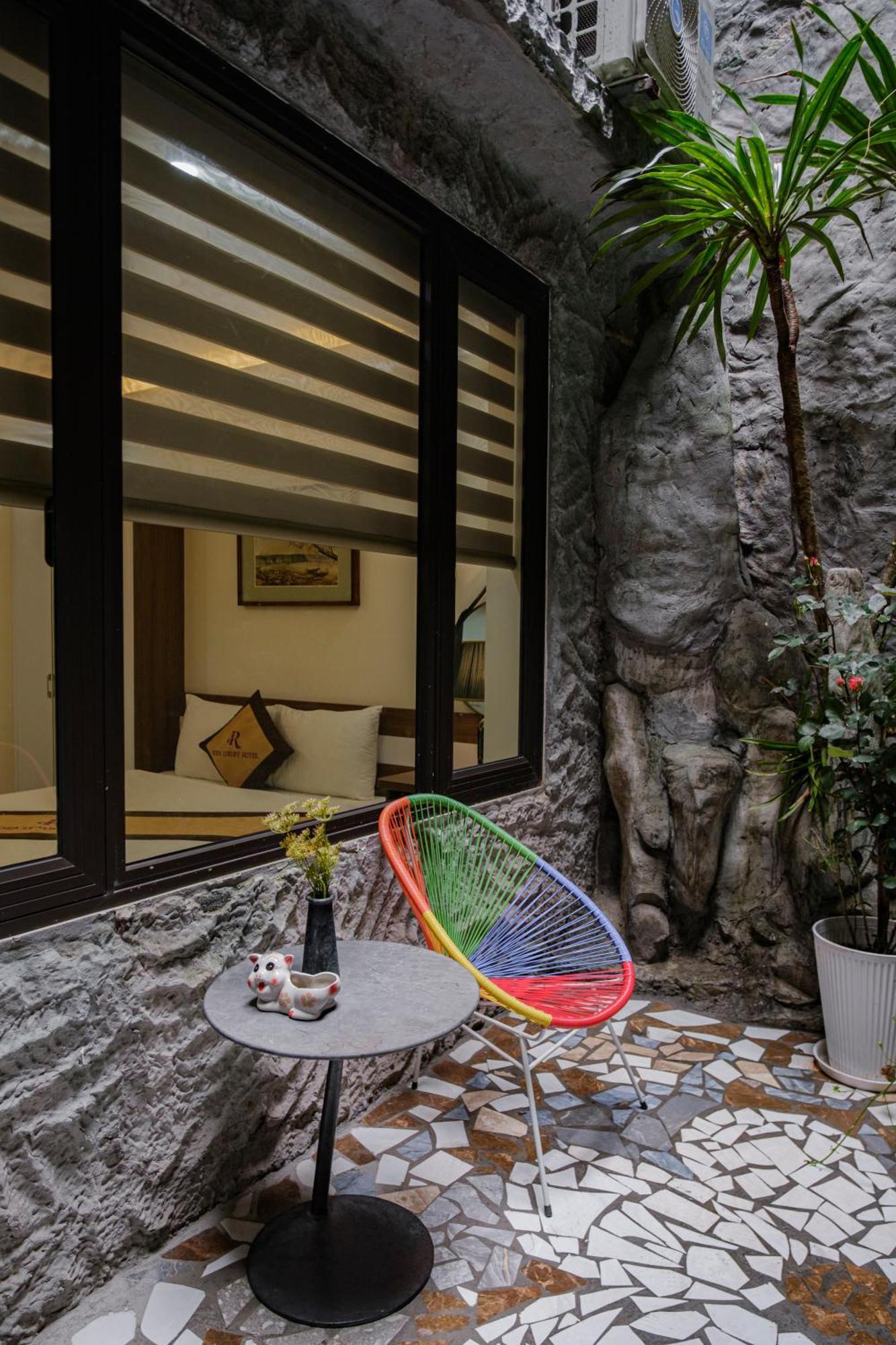 Hotel Roza Palace Cat Ba